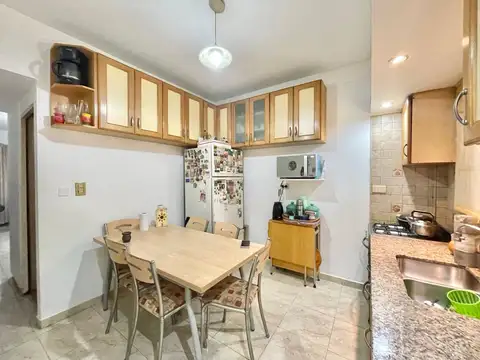 Casa 4 ambientes con 2 baños