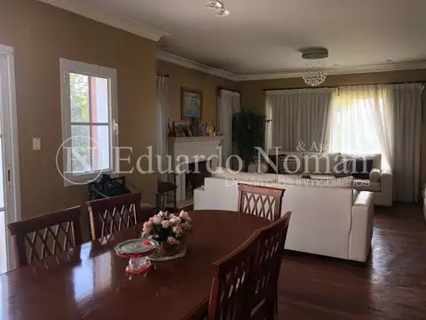 Casa 5 ambientes con 5 baños