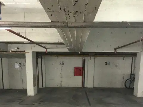 *COCHERA EN VENTA EN EDIFICIO CON POCOS AÑOS DE ANTIGUEDAD   *MUY BUENA UBICACIÓN *ACCESO POR RAMPA