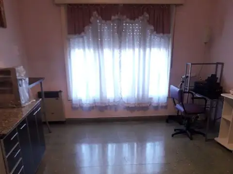 Depto Tipo Casa 4 ambientes con 2 baños