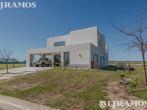 Casa en Venta en Puertos - Barrio Amarras, USD 638.000