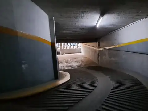 Oportunidad Cochera cubierta