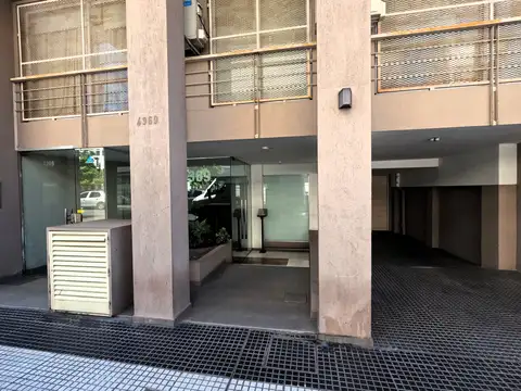 Duplex de 3 amb al frente pocos años, con cochera cub, balcon aterrazado, caldera y AA. Mucho lugar guardado y mucha luz.