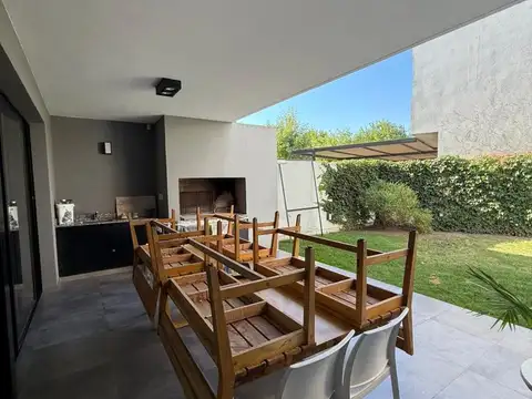 Casa en Alquiler de 3 dormitorios