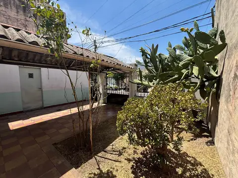 Casa 7 ambientes con 3 baños