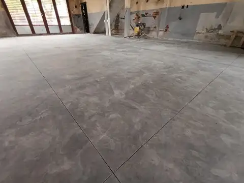 Local comercial en esquina tipo PH sin gastos