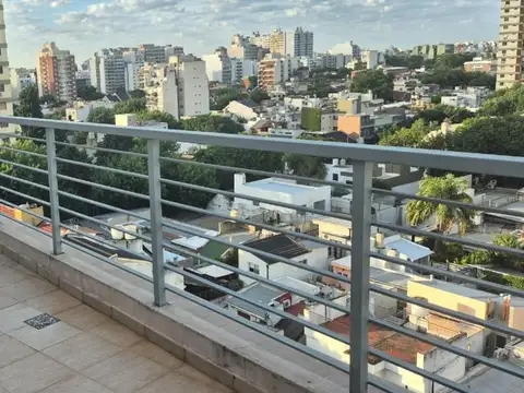 Hermoso 2 amb. c/bcon terraza y cochera