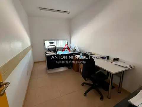 Galpon en Venta 100  mts Fondo