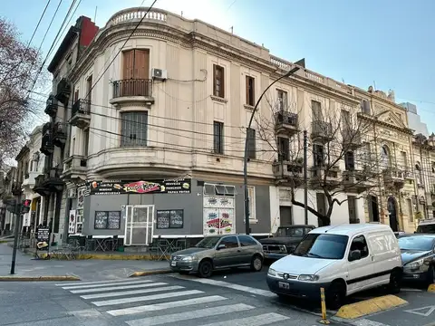 Venta Edificio en Block Local y Departamentos