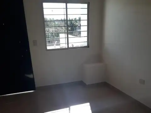 64   e/  122 y 123  Berisso