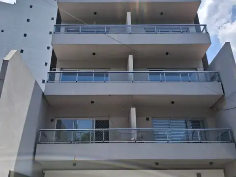 Departamento  Semi-Piso en alquiler en Villa del Parque/V. Santa Rita-  1 Ambiente- Divisible-al Frente con balcon/ A estrenar