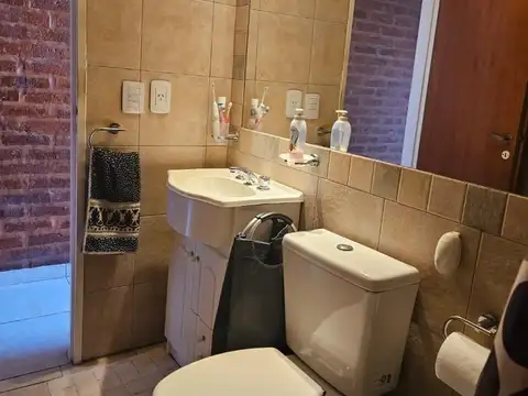 Casa 2 ambientes con 1 baño