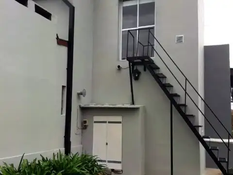 Calle Petrona Eyle 100