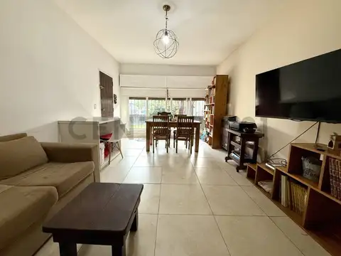 VENTA CASA 4 AMBIENTES CON PISCINA + 2 MONOAMBIENTES EN ITUZAINGO
