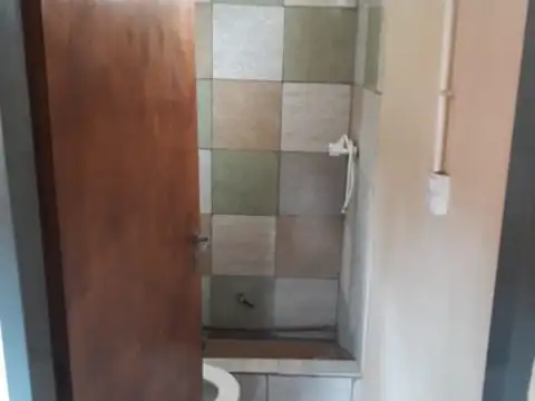 Casa 6 ambientes con 2 baños