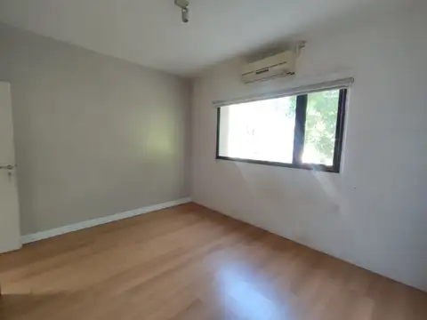 Alquiler en Villa Ortuzar, casa en 2 plantas + quincho +parrilla +terraza