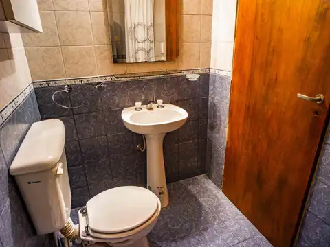 VENTA - PERMUTA . Casa de 2 dormitorios con Cochera - Belgrano