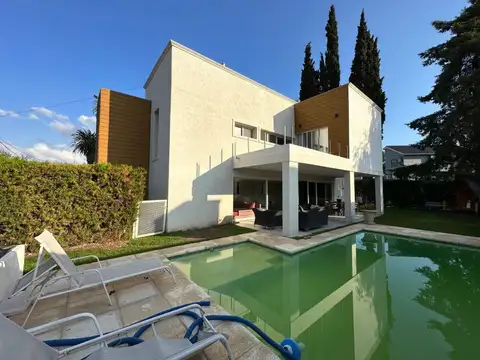 Casa - Venta - Argentina, Esteban Echeverría - escribano vazquez 1880