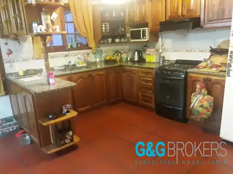 Casa 4 ambientes con 1 baño