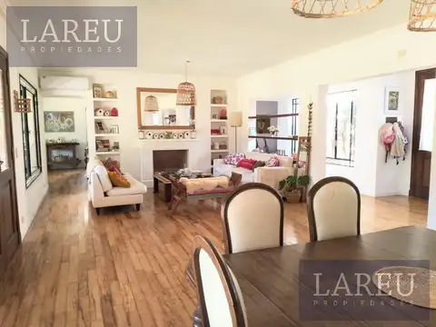 Casa 6 ambientes con 3 baños