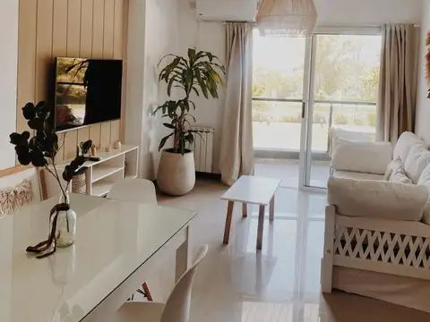 Venta departamento un dormitorio con cochera en complejo Veneto Village Villa Parque Siquiman