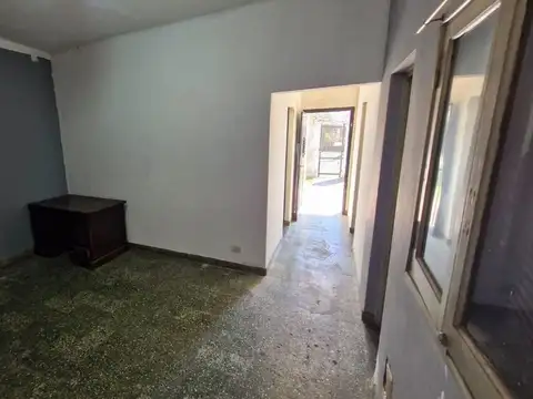 Casa 5 ambientes con 1 baño