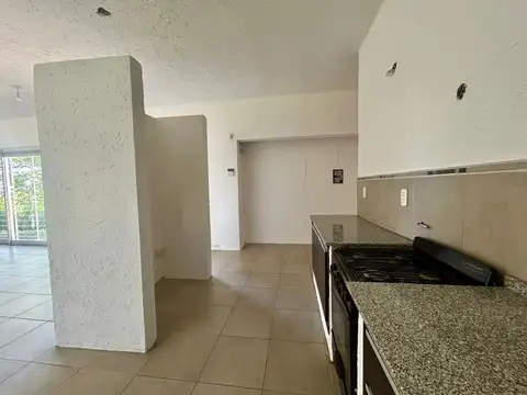 Casa 2 ambientes con 1 baño