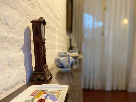 Casa 6 ambientes con 4 baños