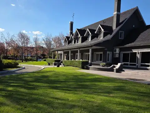 Casa en  Solar del Bosque -  Canning  - PG