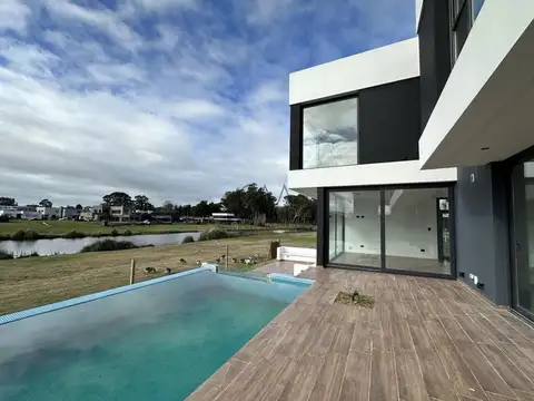 Av. Jorge Newbery 5050, B7600 Mar del Plata, Provincia de Buenos Aires, Argentina, Mar Del Plata, Buenos Aires, Argentina.