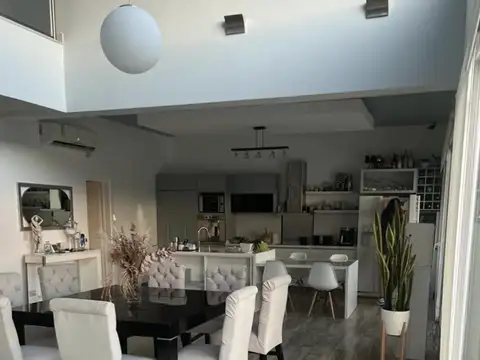 Casa 9 ambientes con 9 baños