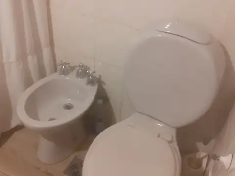 DEPARTAMENTO 4 AMBIENTES. FRENTE. MUY LUMINOSO