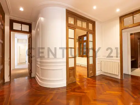 ALQUILER DE OFICINA PISO ÚNICO EN EDIFICIO EMBLEMÁTICO 6 AMBIENTES EN RECOLETA