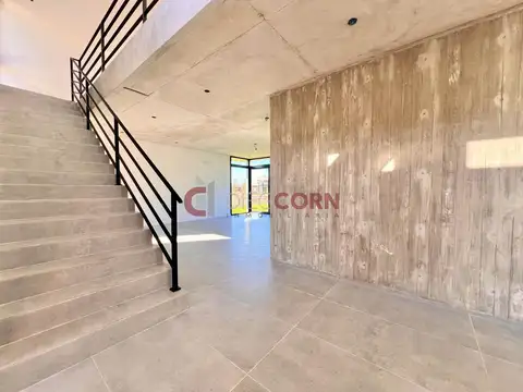 Casa 5 ambientes con 5 baños