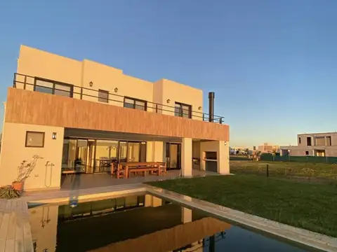 Casa en Venta en Puertos - Riberas, USD 630.000