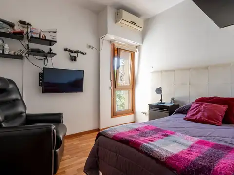 EN VENTA DUPLEX CON TERRAZA - MONTE CASTRO