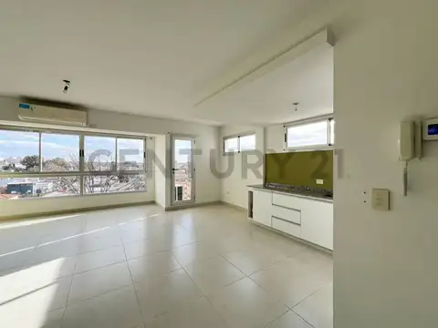 VENTA MONOAMBIENTE MUY LUMINOSO - APTO CREDITO - APTO PROFESIONAL CON COCHERA