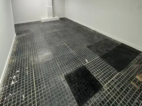 Local en Venta Via Púb.