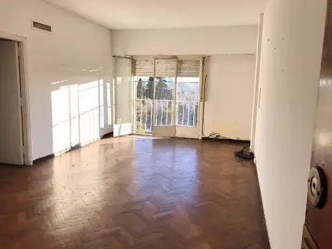 Aristobulo Del Valle 1500, Piso 5