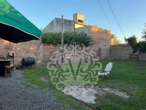 Casa 2 ambientes con 1 baño