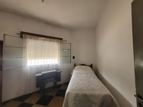 Casa 4 ambientes con 1 baño