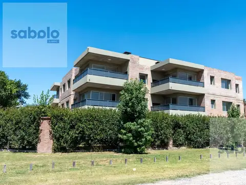 alquiler departamentos de dos dormitorios balcon terraza con parrillero a estrenar jj paso 8500