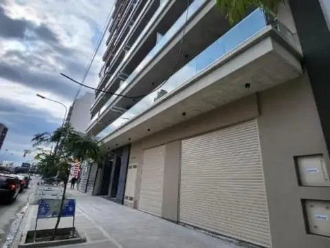 ALQUILER EXCELENTE LOCAL COMERCIAL 228 M2 SOBRE AV. CABILDO
