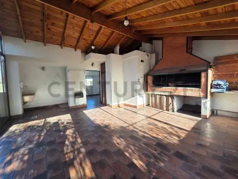 VENTA PH 4 AMBIENTES + QUINCHO EN MONTE CASTRO