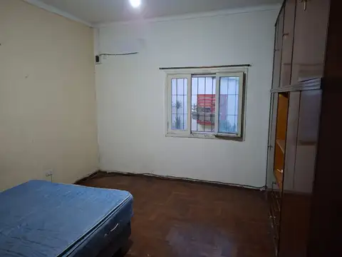Casa en Alquiler con 1 cochera
