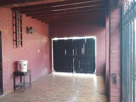 Casa en Alquiler con 1 cochera
