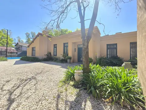 Los Nogales, CUBA Villa de Mayo