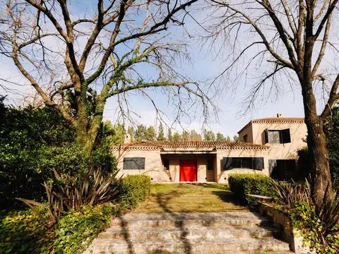 Muy buen sector de parrilla -Teresa Urdapilleta Propiedades