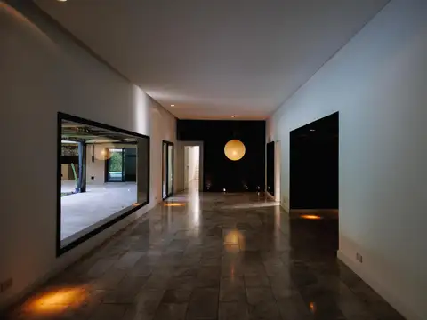 Casa en venta en- Martindale C.C- 5 dormitorios-  Urdapilleta Propiedades