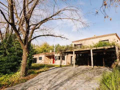 Casa en venta en- Martindale C.C- 5 dormitorios-  Urdapilleta Propiedades